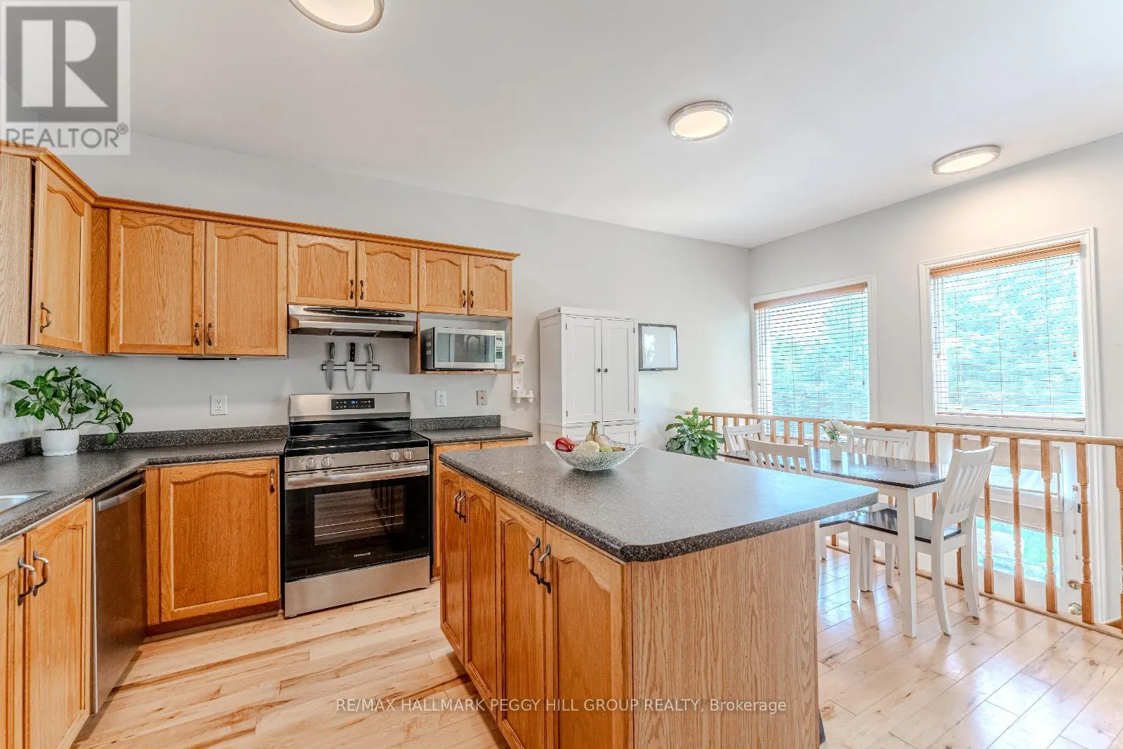 255 MAPLETON AVENUE