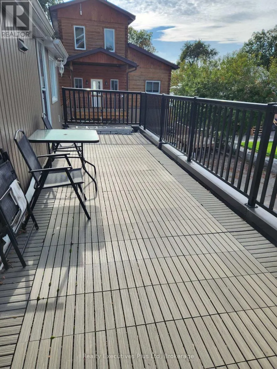 2 - 26 TINY BEACHES ROAD N, #2