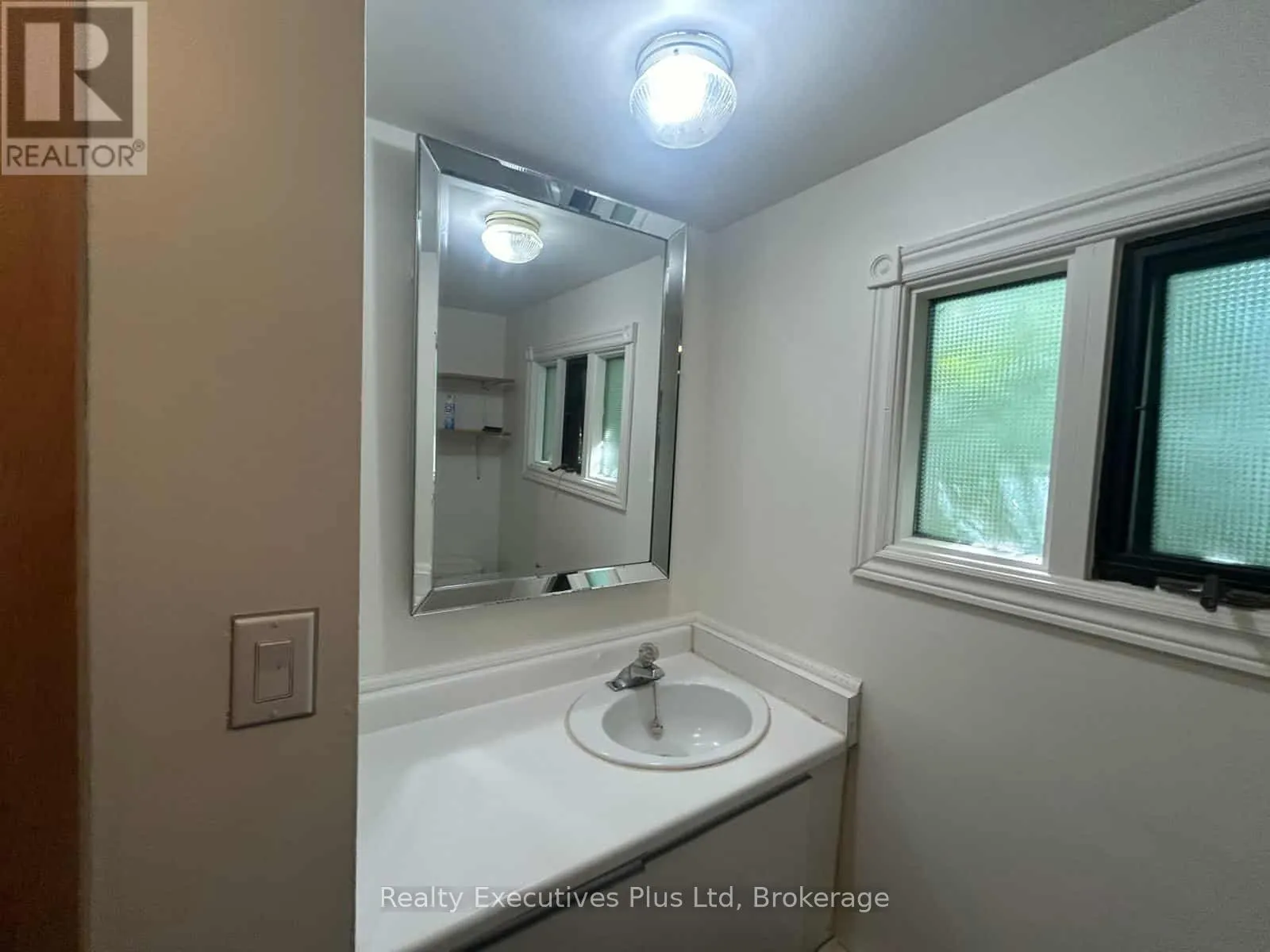 2 - 26 TINY BEACHES ROAD N, #2