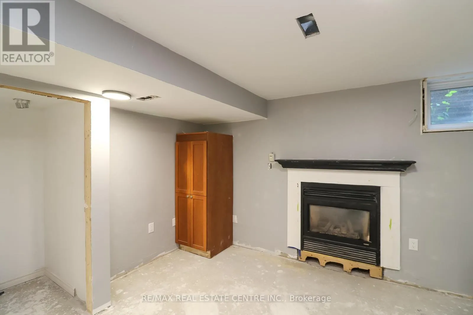 304 CUNDLES ROAD W