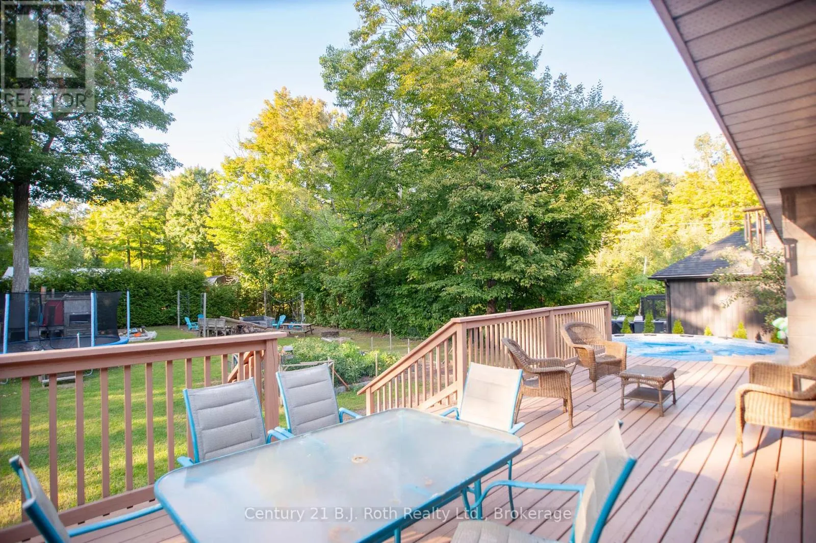18 MUNDY AVENUE