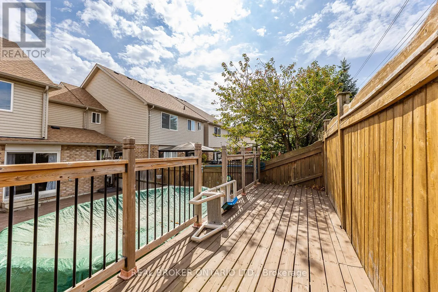 89 BENTLEY CRESCENT