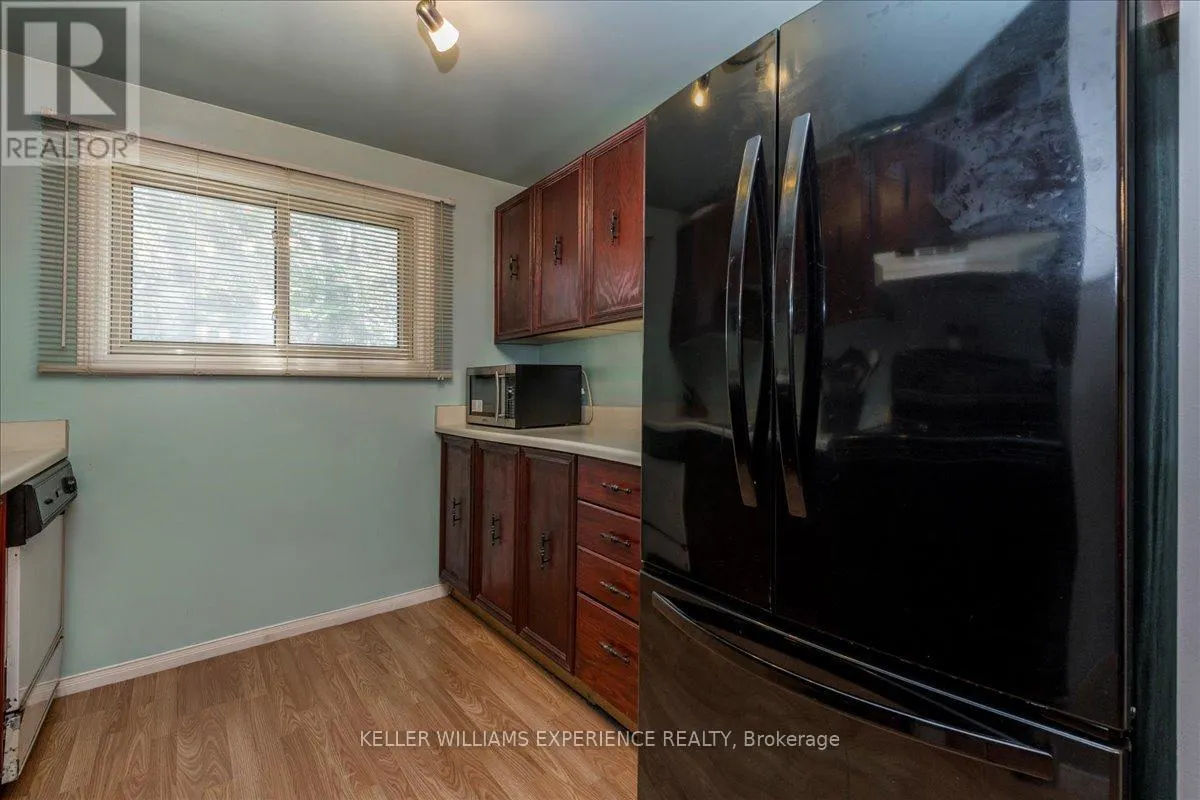 15 SHADOWOOD ROAD