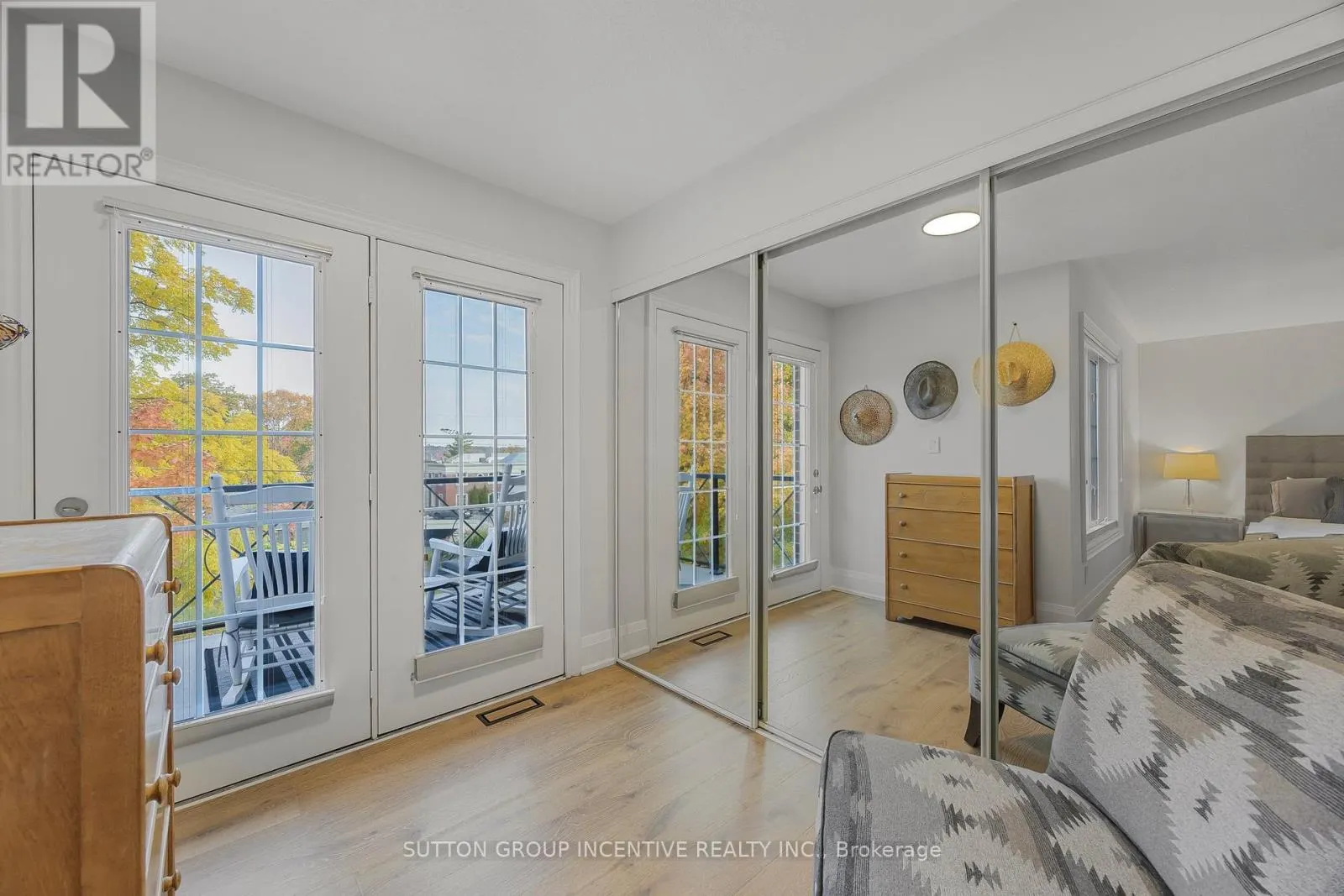 8 - 19 WHITE OAKS ROAD