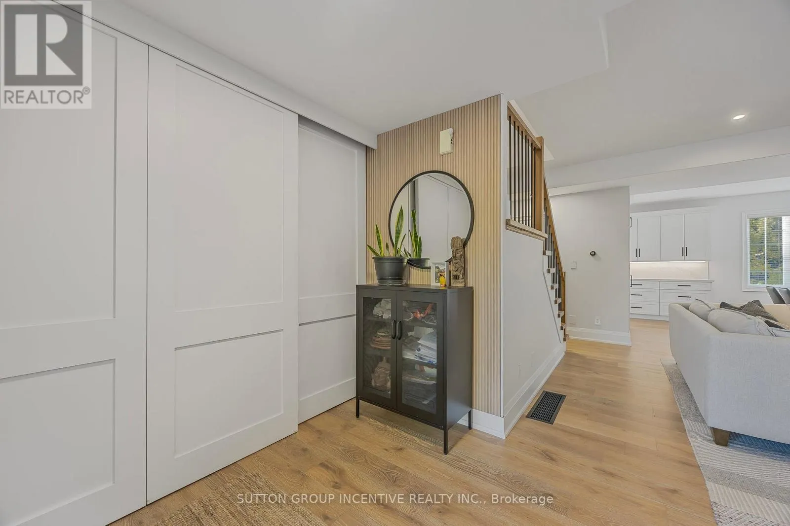 8 - 19 WHITE OAKS ROAD