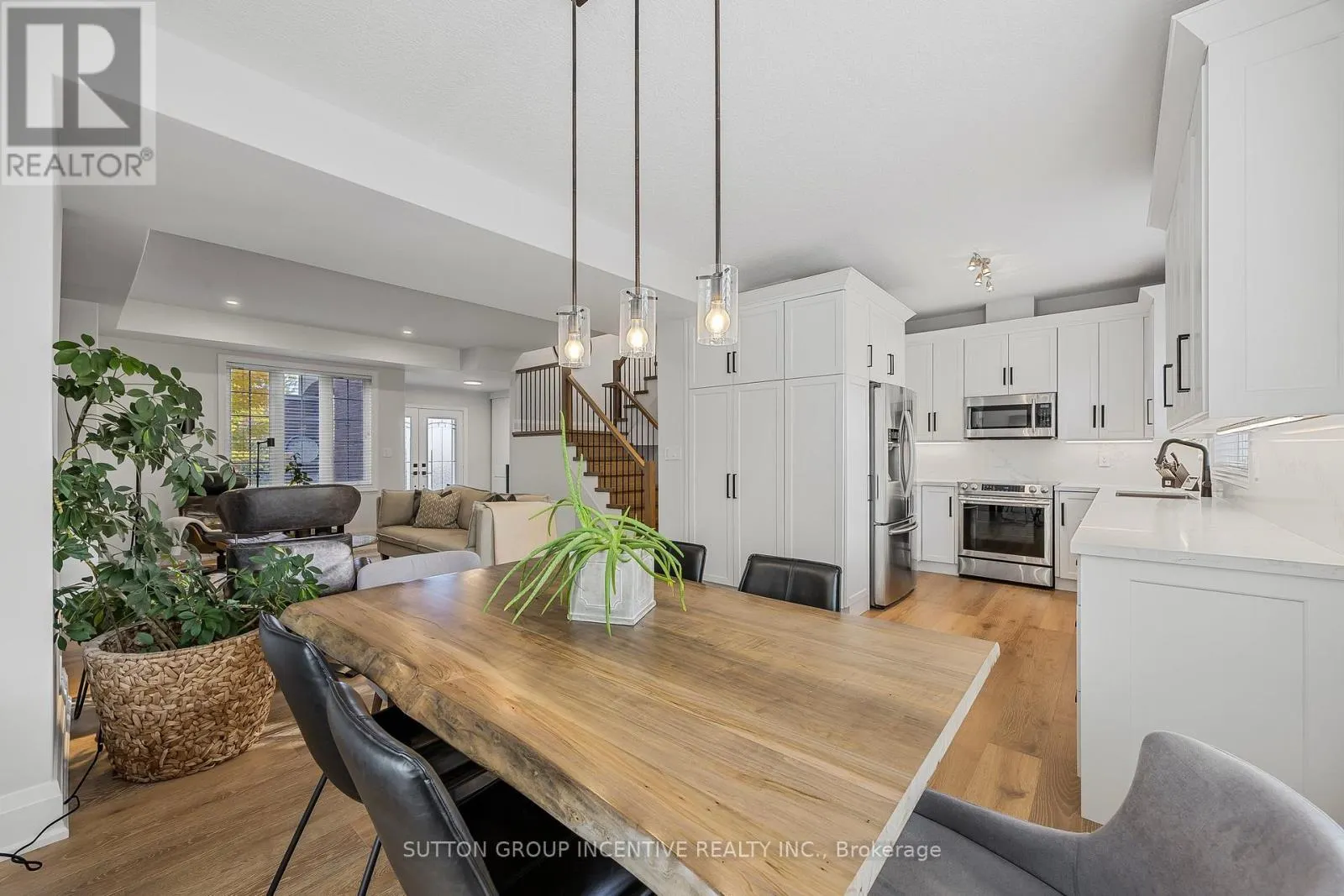 8 - 19 WHITE OAKS ROAD