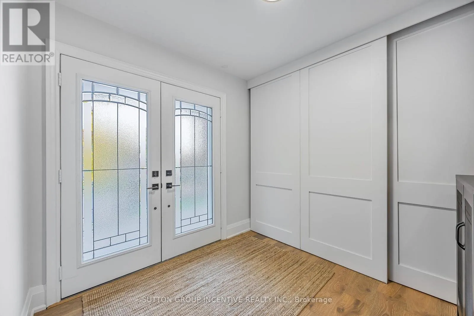 8 - 19 WHITE OAKS ROAD