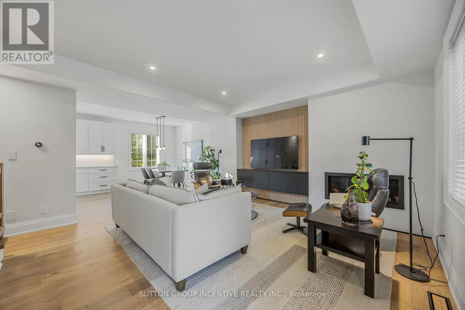 8 - 19 WHITE OAKS ROAD