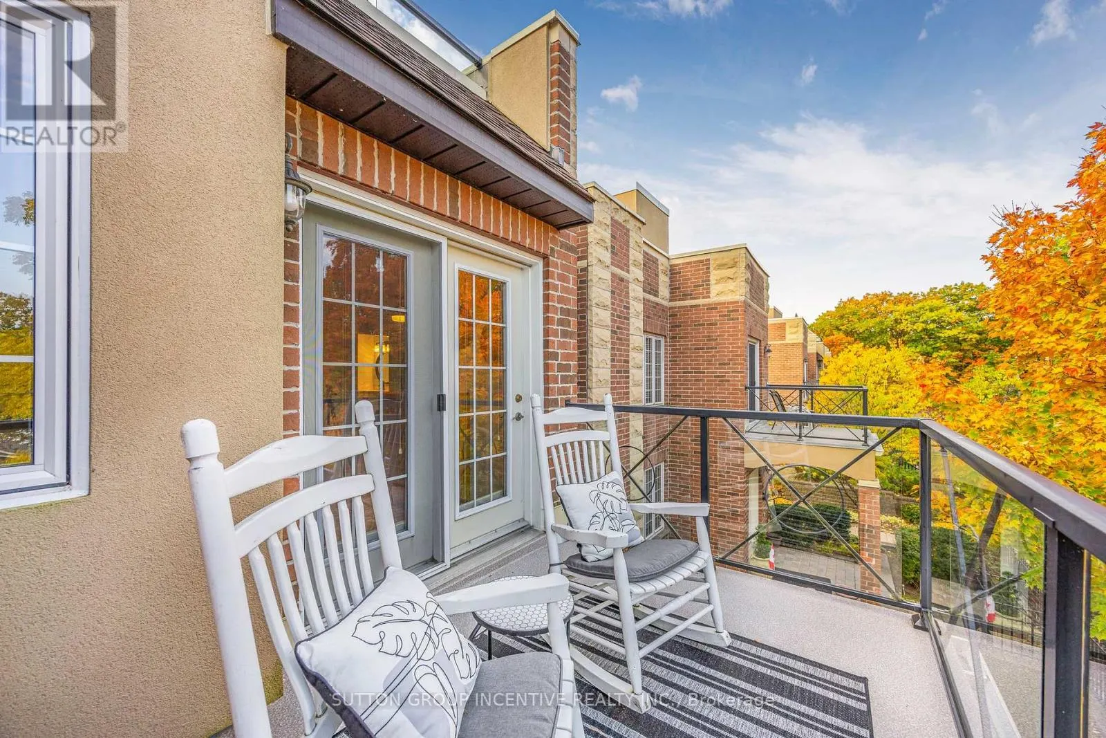 8 - 19 WHITE OAKS ROAD