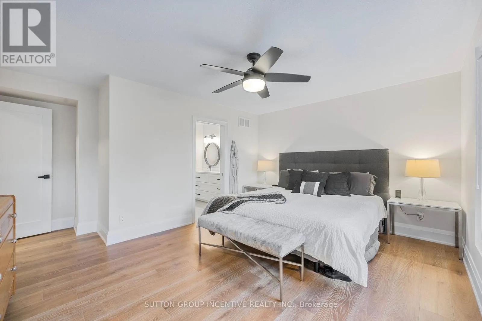8 - 19 WHITE OAKS ROAD