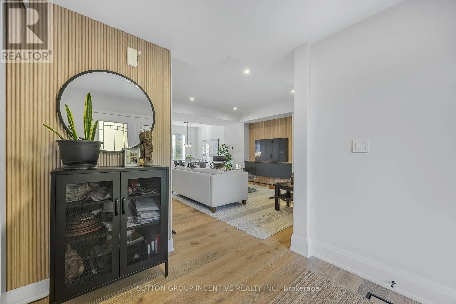 8 - 19 WHITE OAKS ROAD