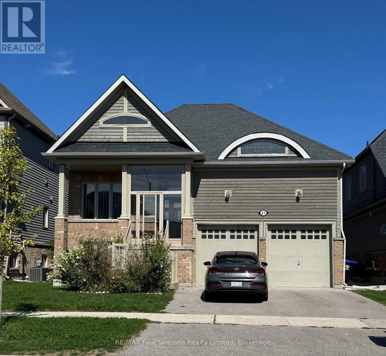 UPPER - 21 COOPER STREET, #UPPER