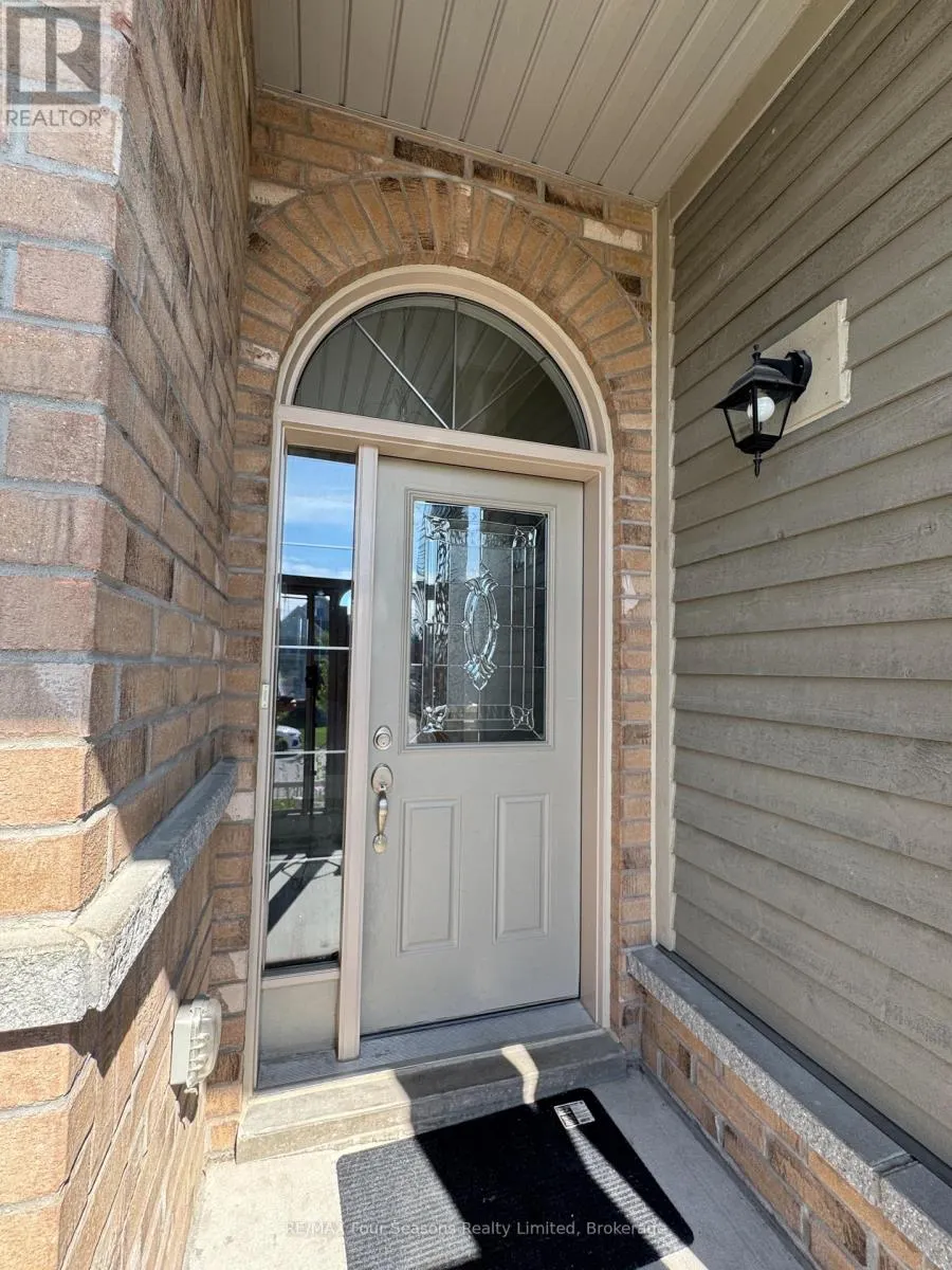 UPPER - 21 COOPER STREET, #UPPER