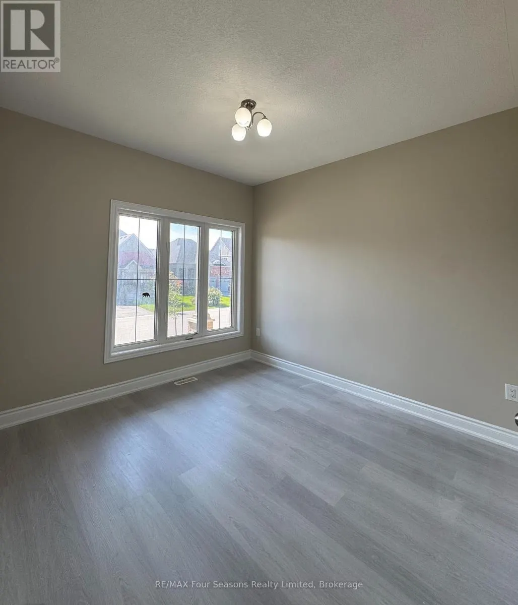 UPPER - 21 COOPER STREET, #UPPER