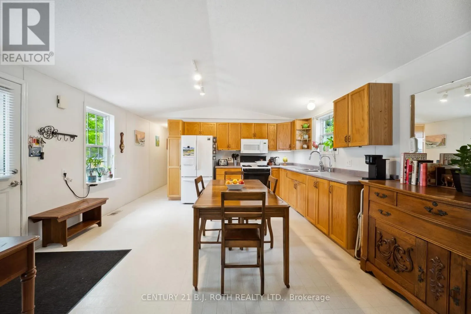 4117 ASH CRESCENT