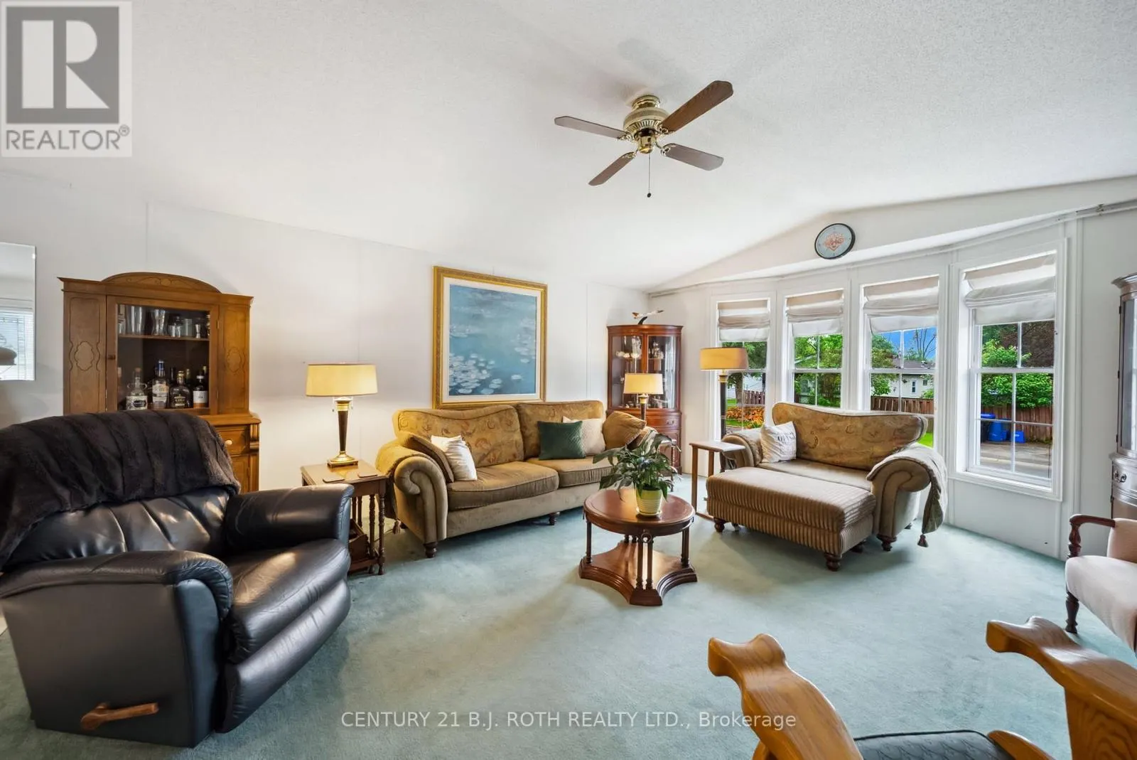 4117 ASH CRESCENT