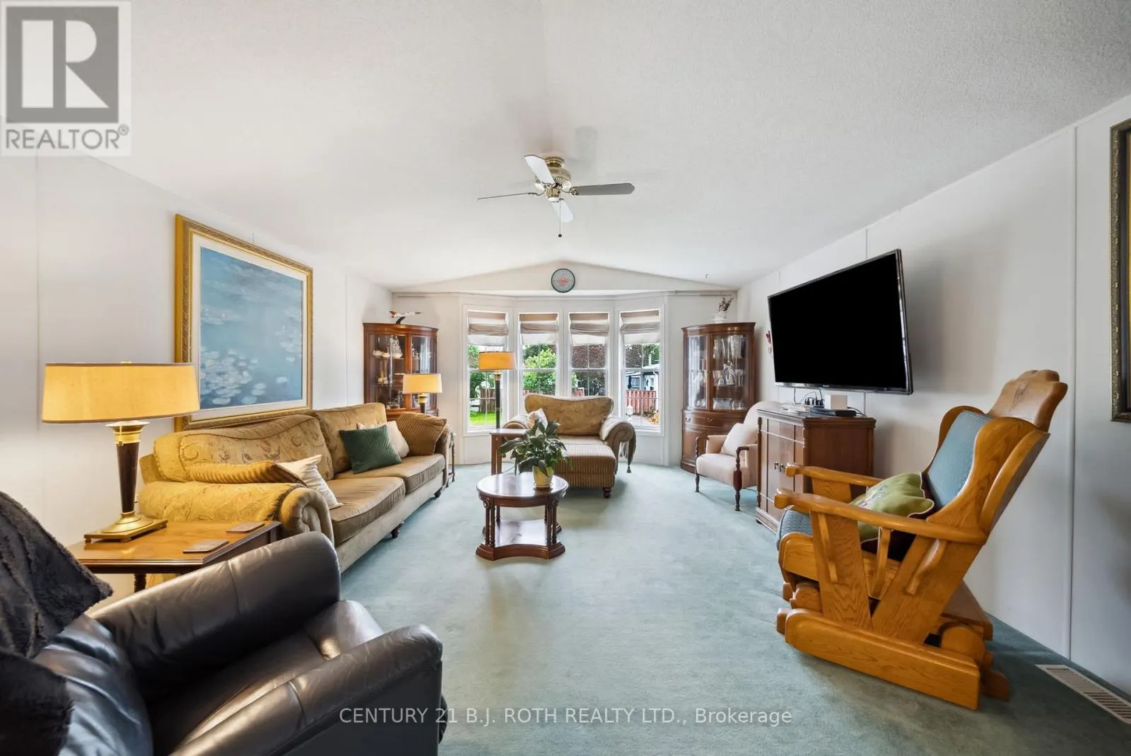 4117 ASH CRESCENT