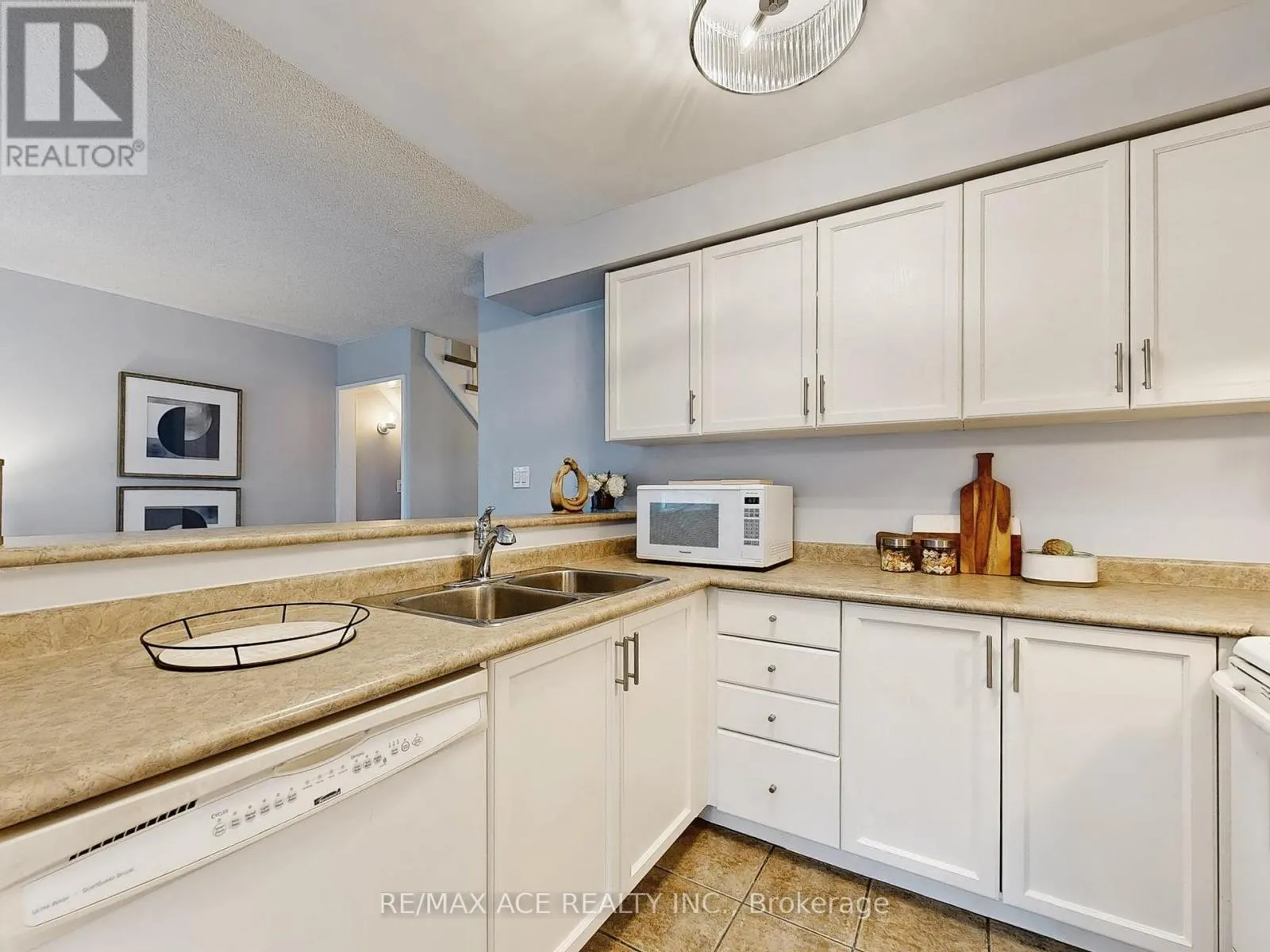 40 GADWALL AVENUE