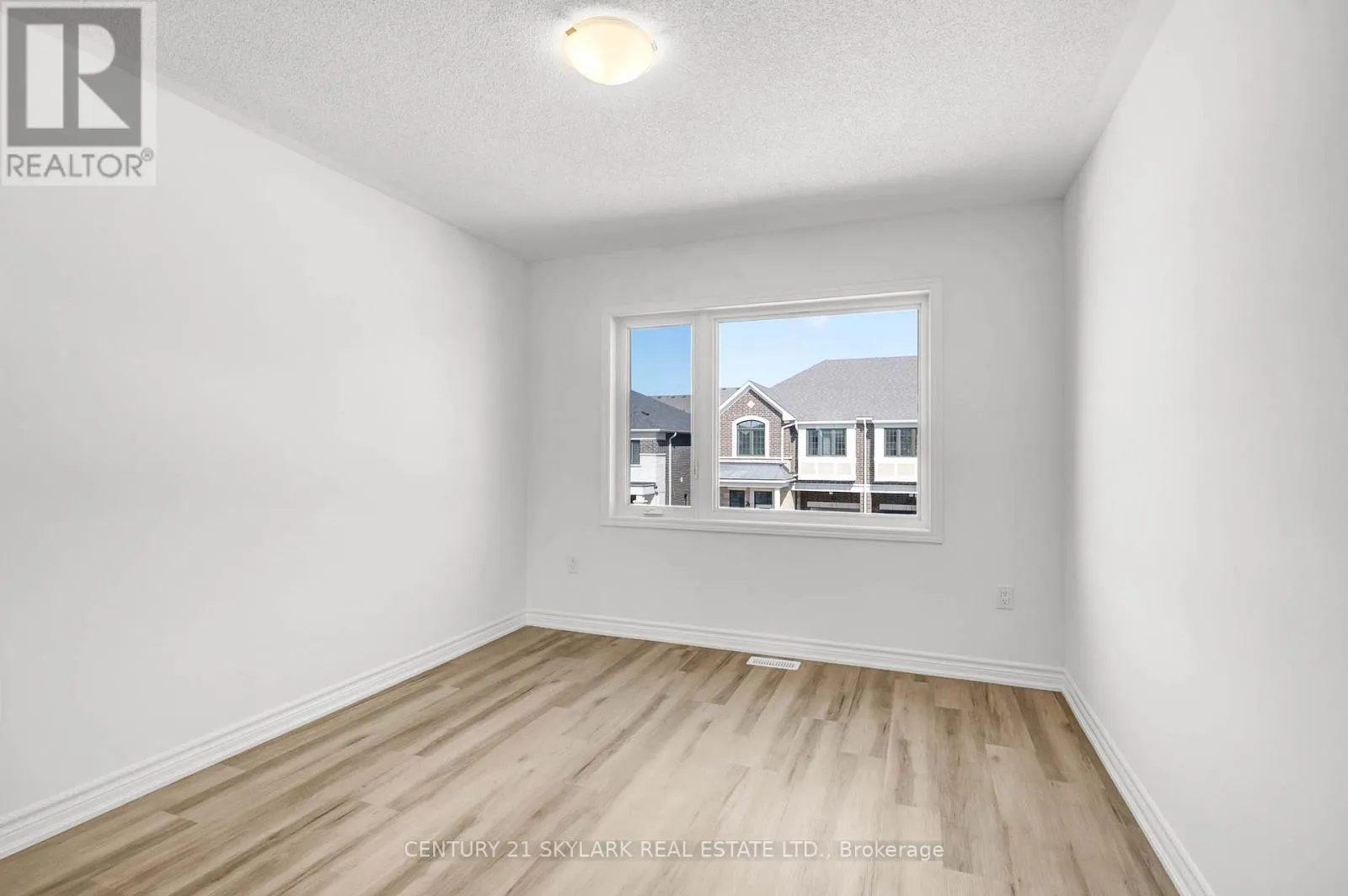 13 VINEWOOD CRESCENT