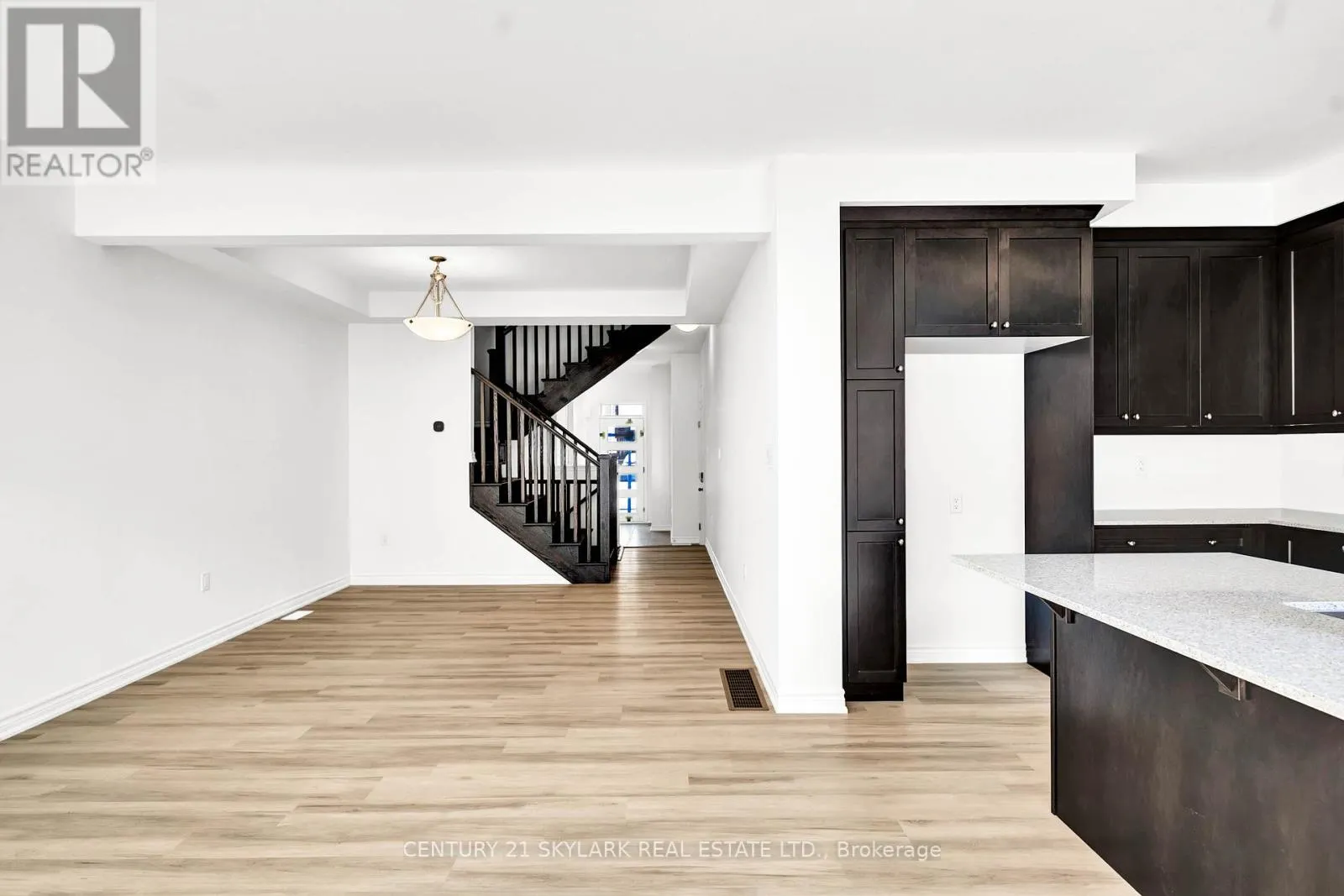 13 VINEWOOD CRESCENT