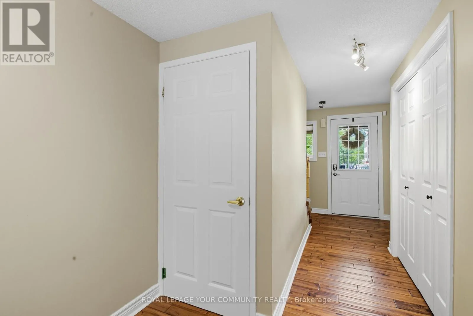431 FERNDALE DRIVE S