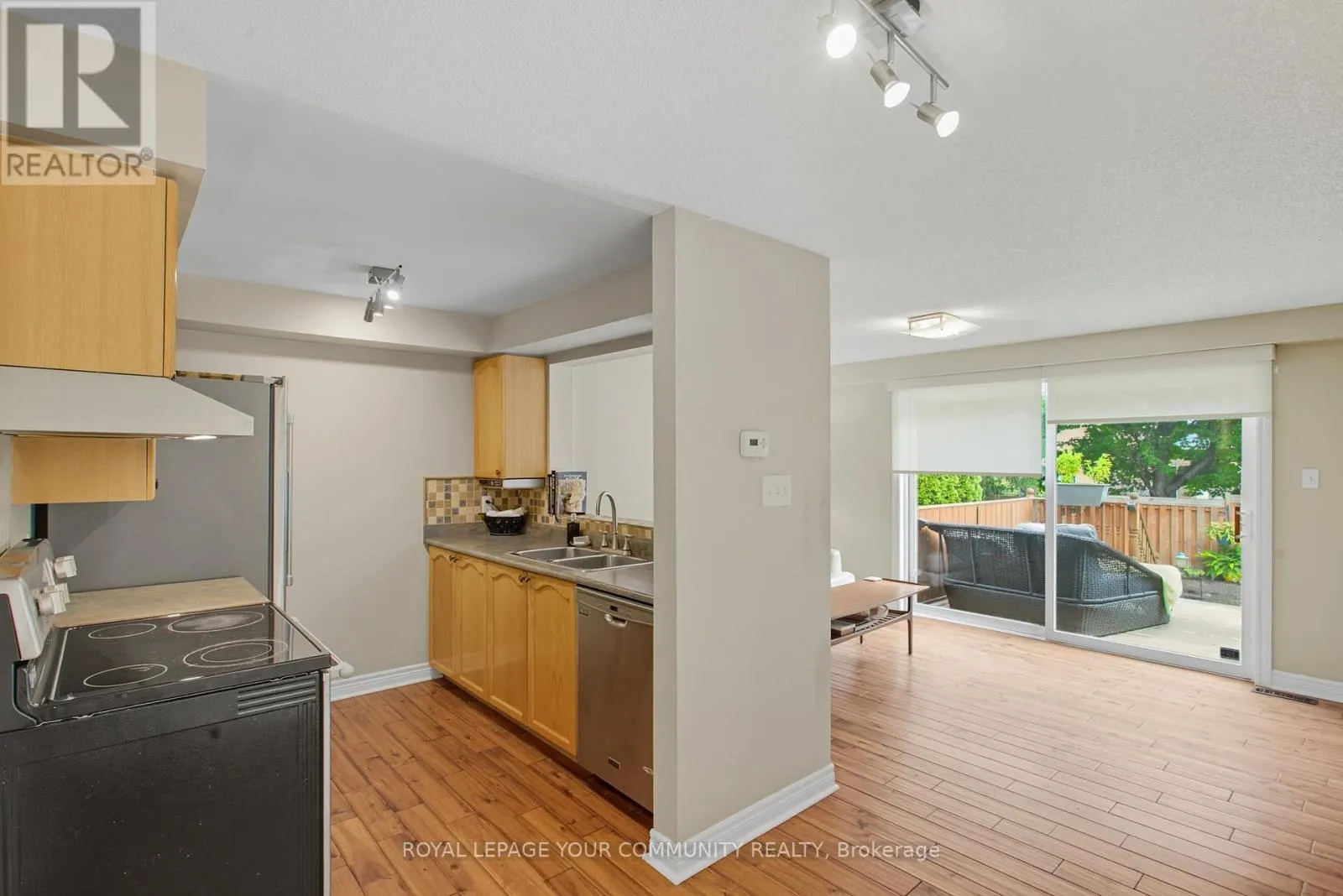 431 FERNDALE DRIVE S