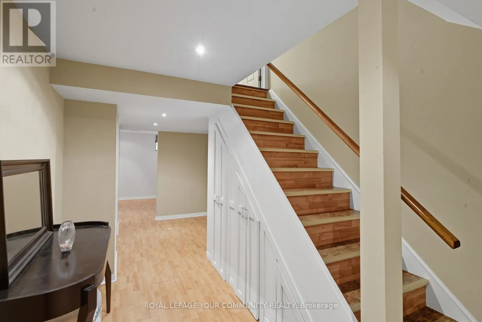 431 FERNDALE DRIVE S
