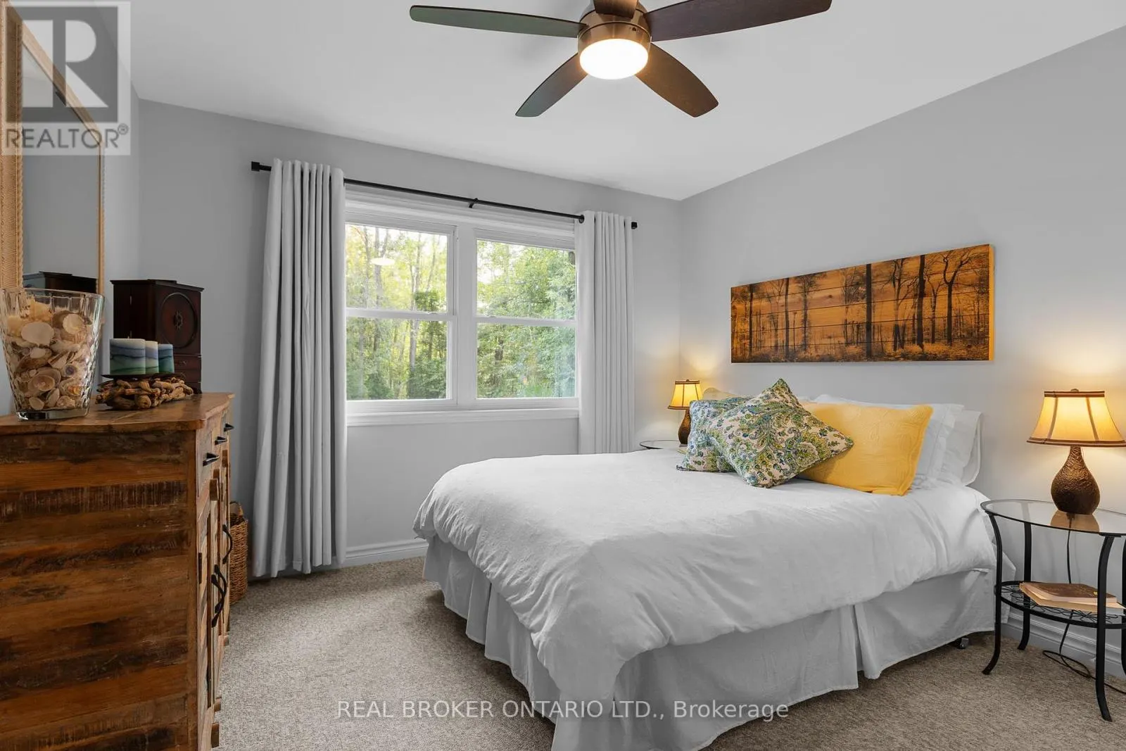 3803 LEO CRESCENT