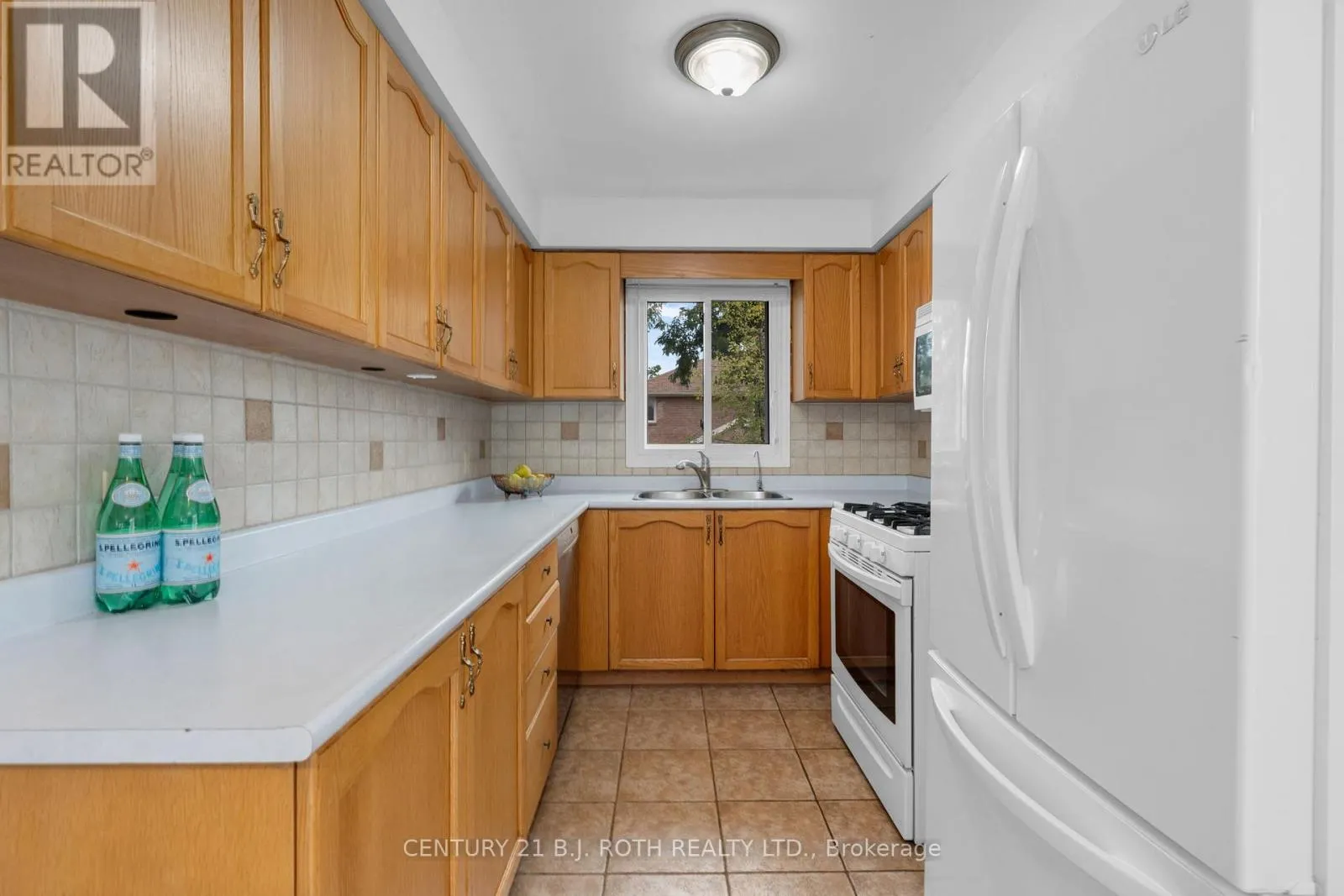 23 GRASETT CRESCENT