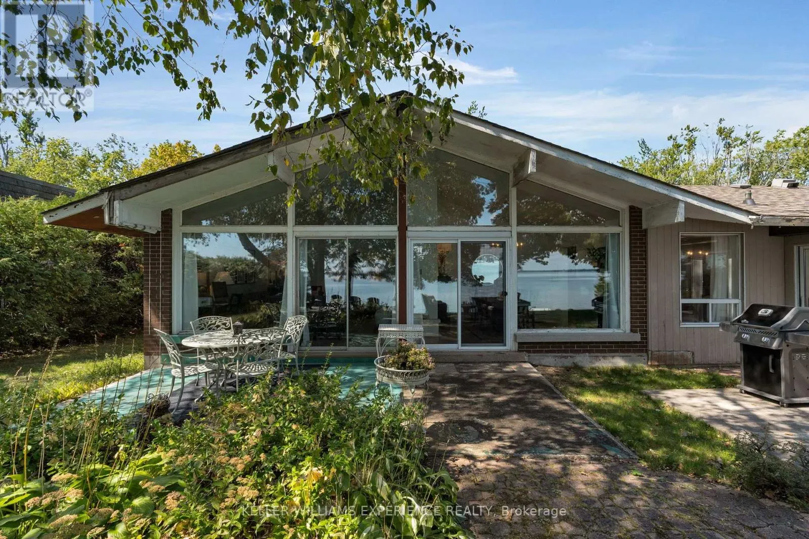 18 MAPLE DRIVE
