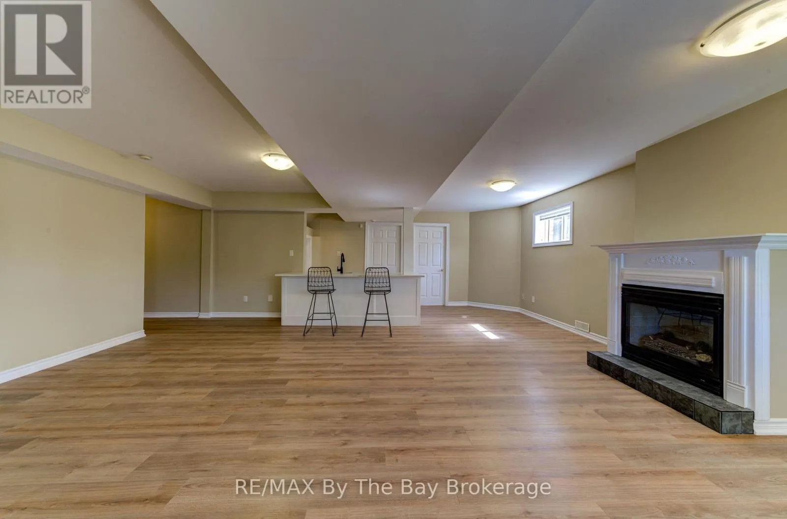 1902 RIVER ROAD W