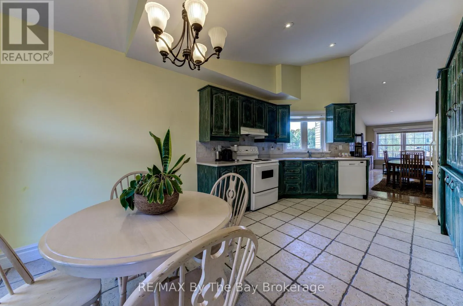 1902 RIVER ROAD W