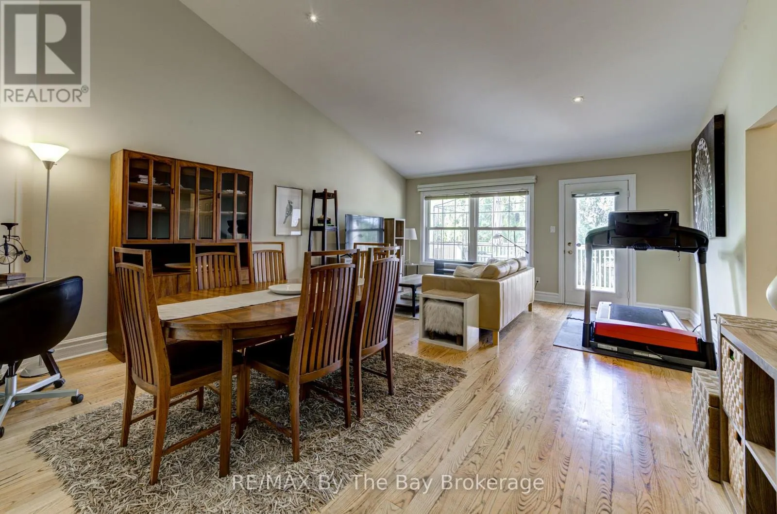 1902 RIVER ROAD W