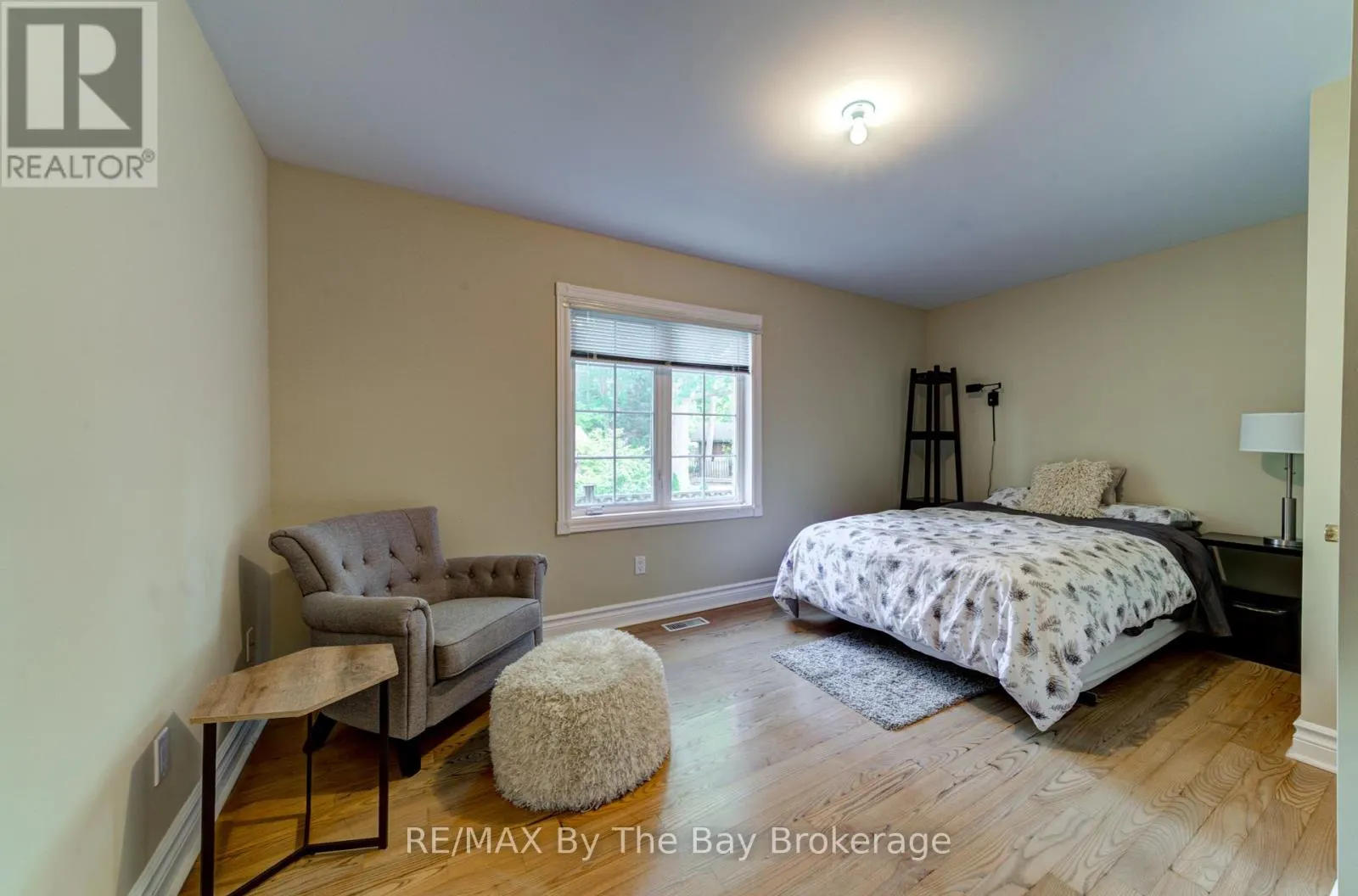 1902 RIVER ROAD W