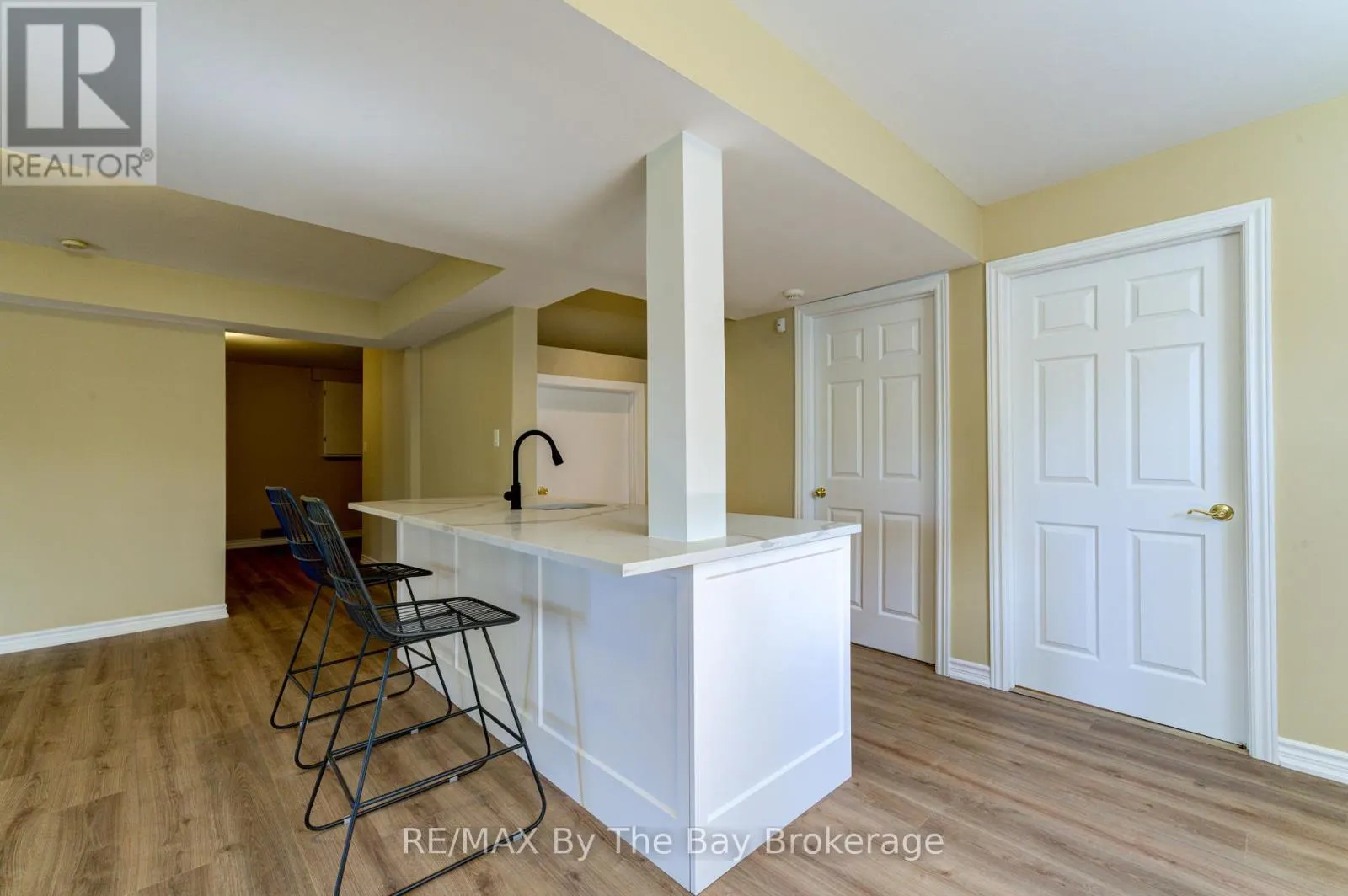 1902 RIVER ROAD W