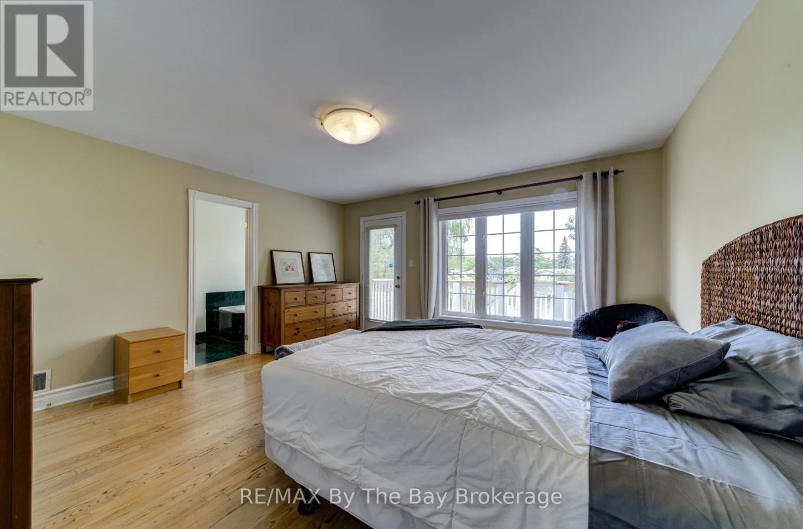 1902 RIVER ROAD W