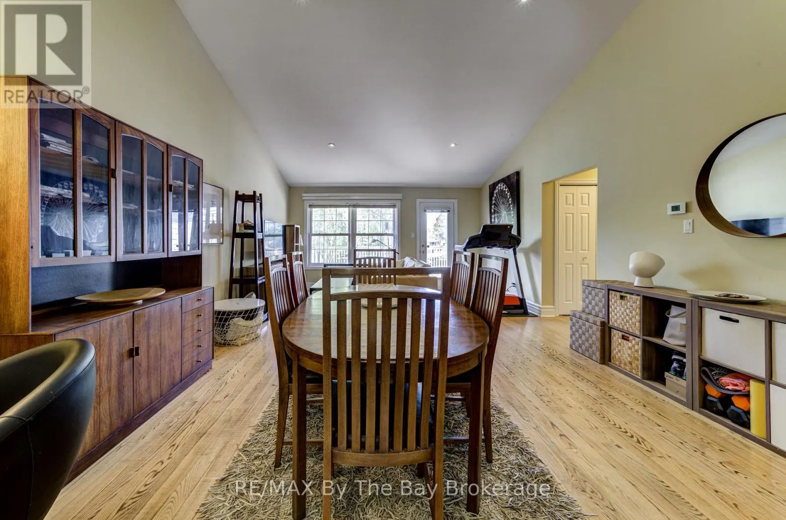 1902 RIVER ROAD W