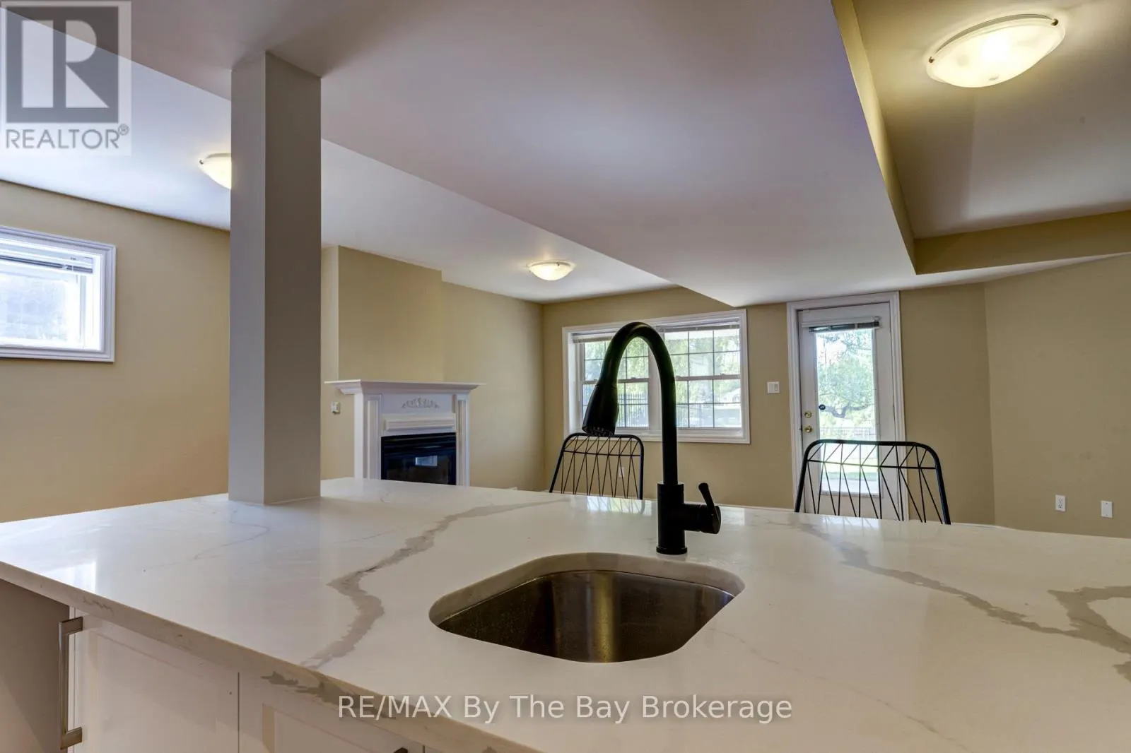 1902 RIVER ROAD W