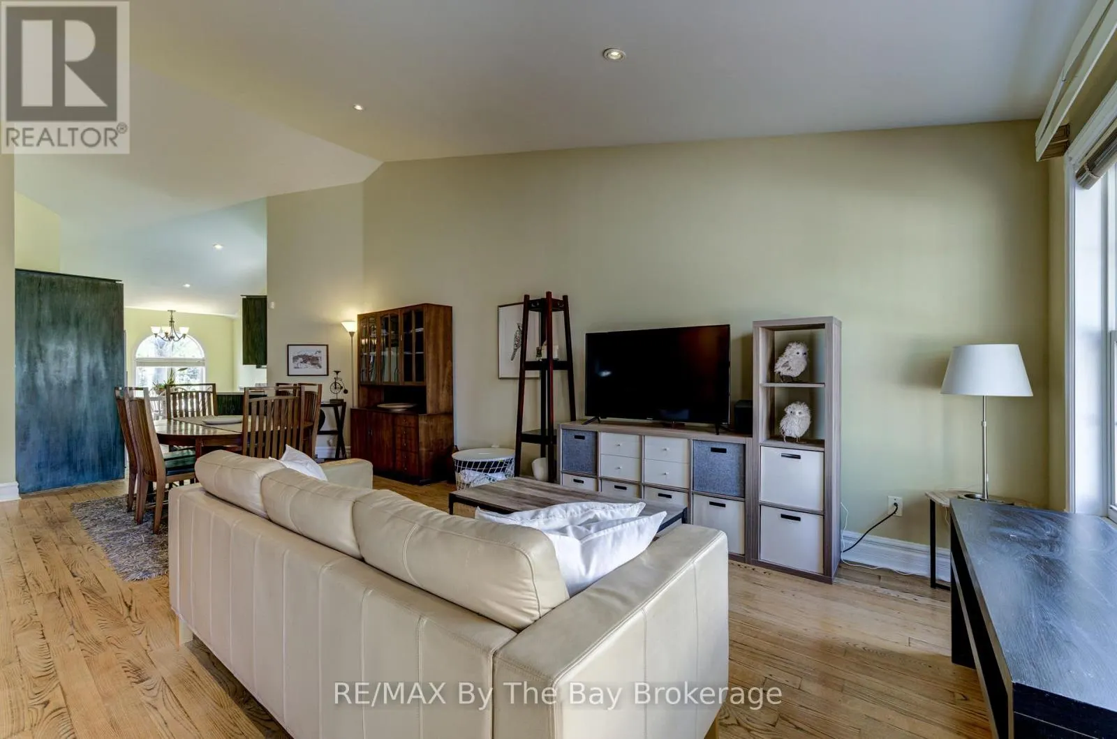 1902 RIVER ROAD W