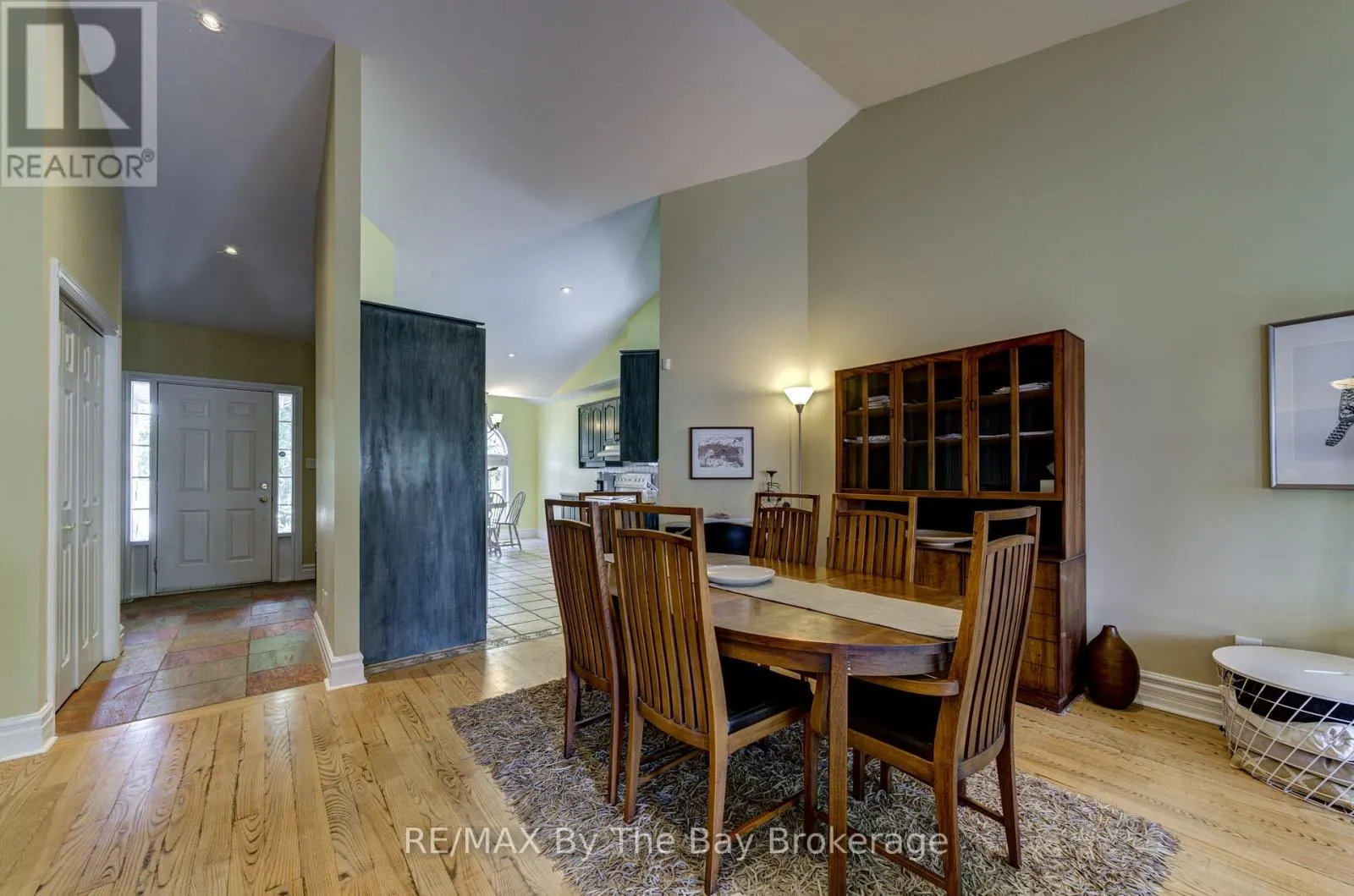 1902 RIVER ROAD W