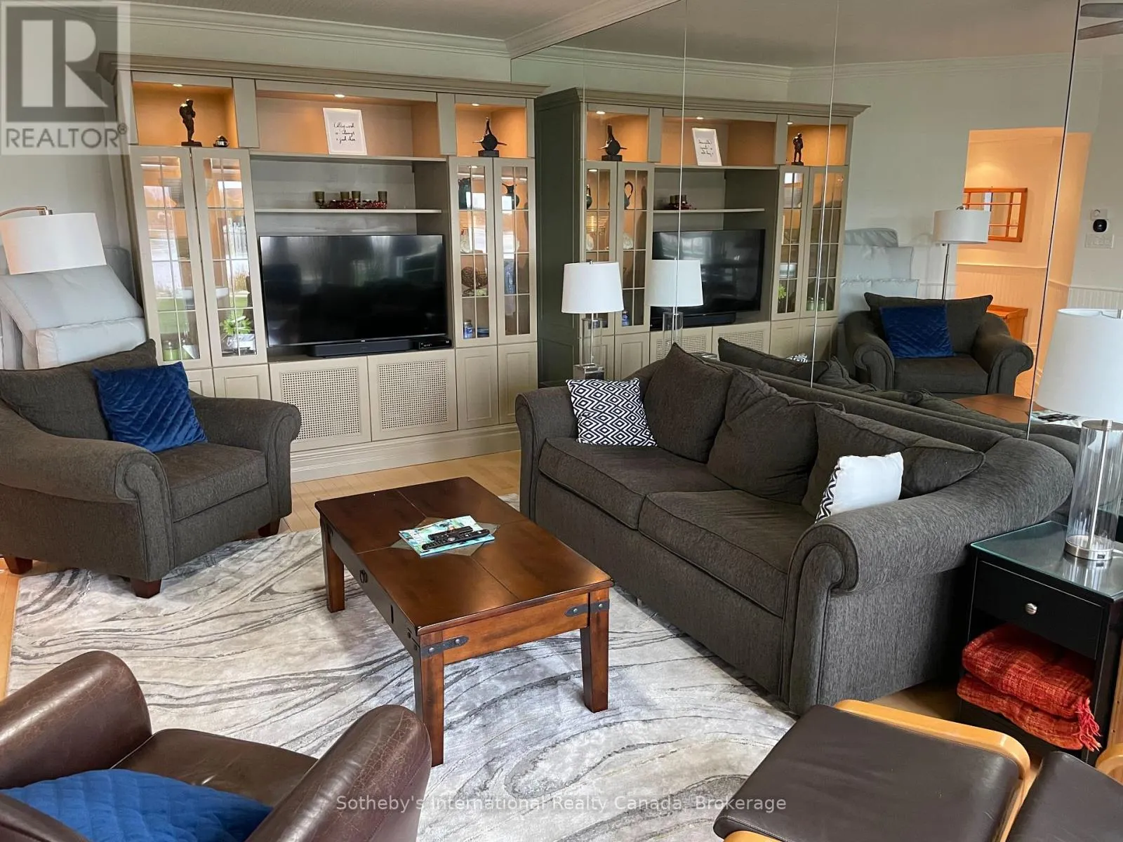 871 SUNCREST CIRCLE