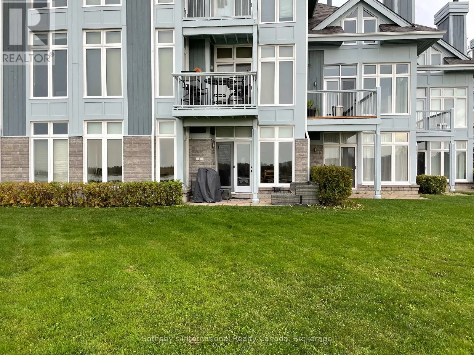 871 SUNCREST CIRCLE