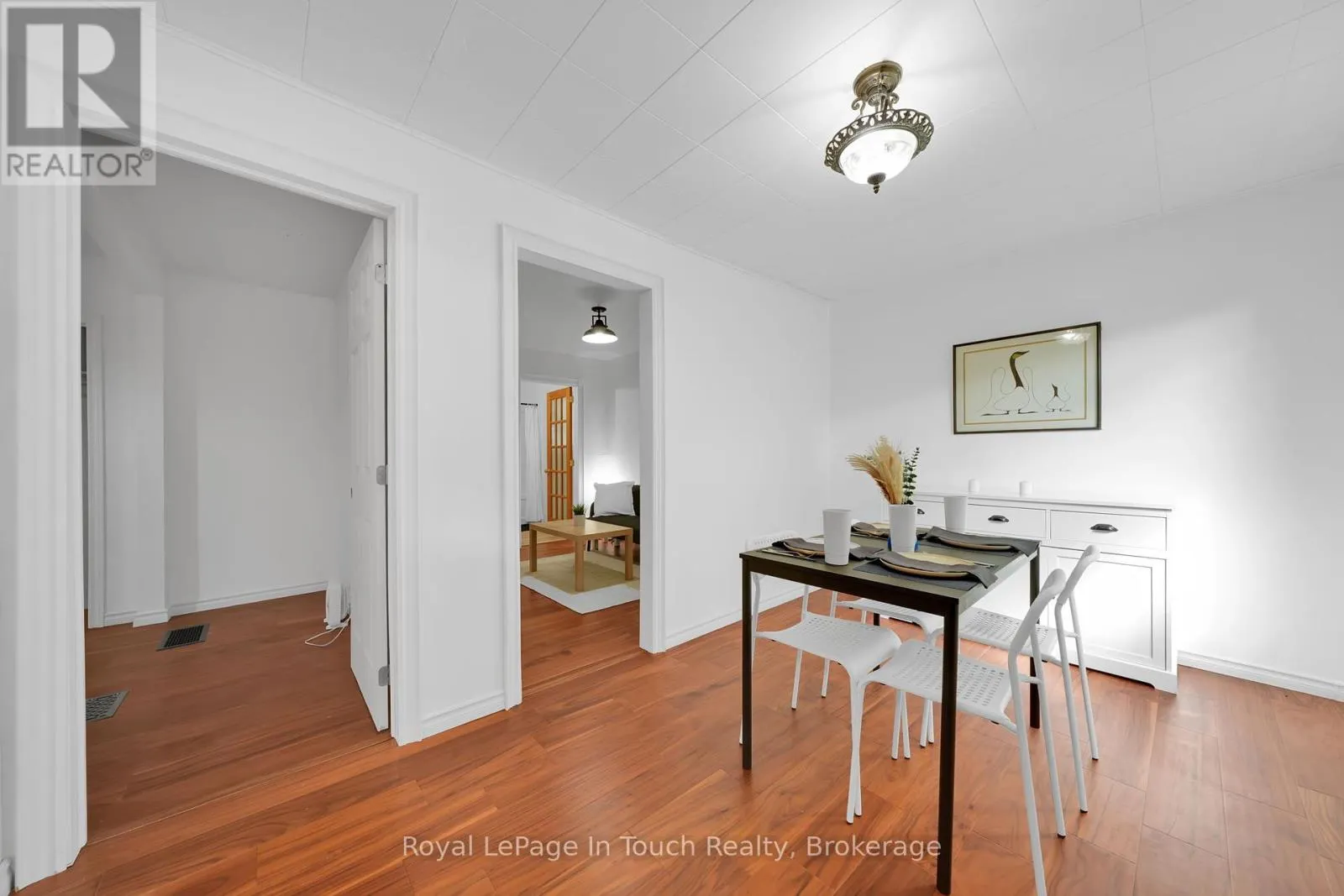10 LEONARD AVENUE