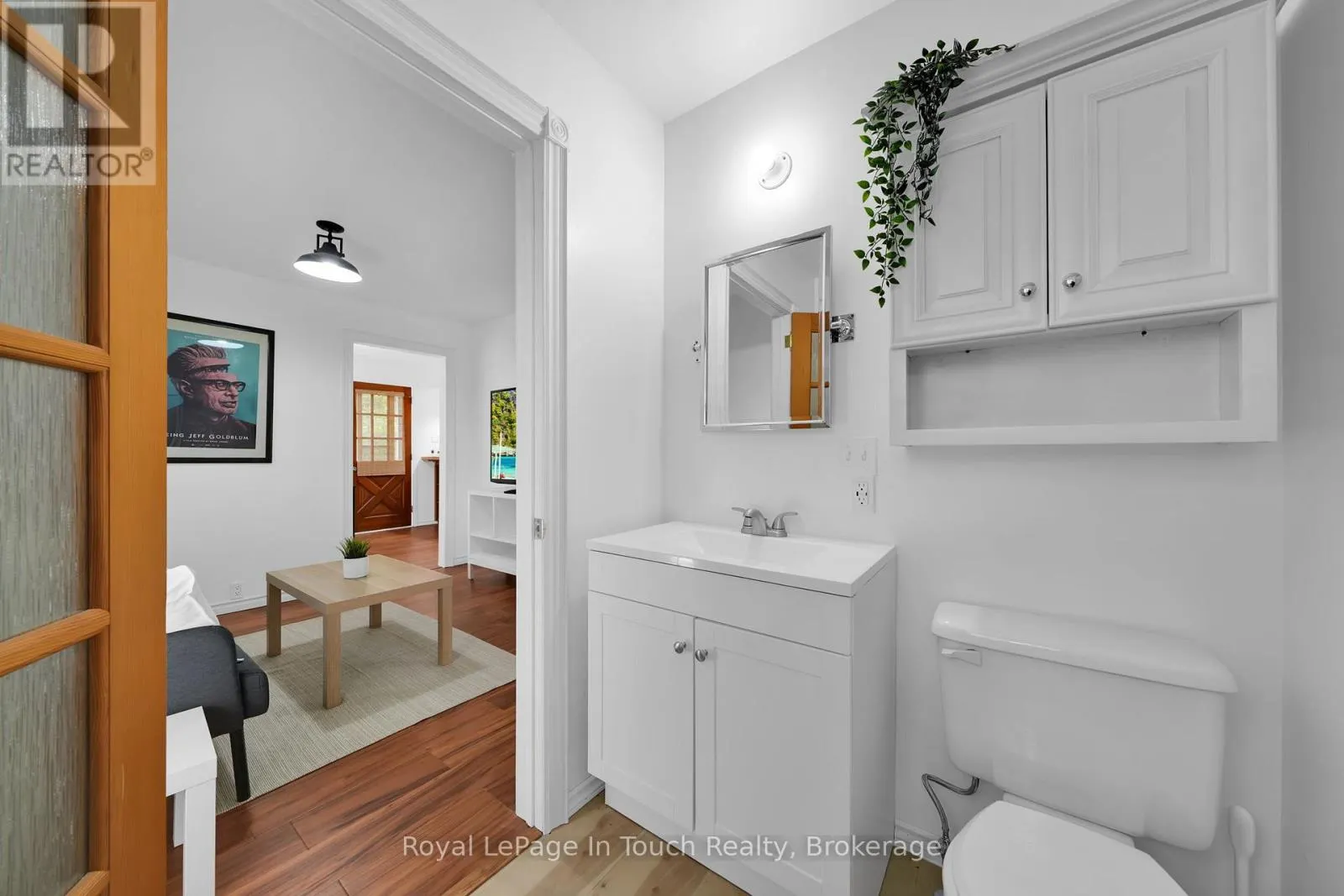 10 LEONARD AVENUE