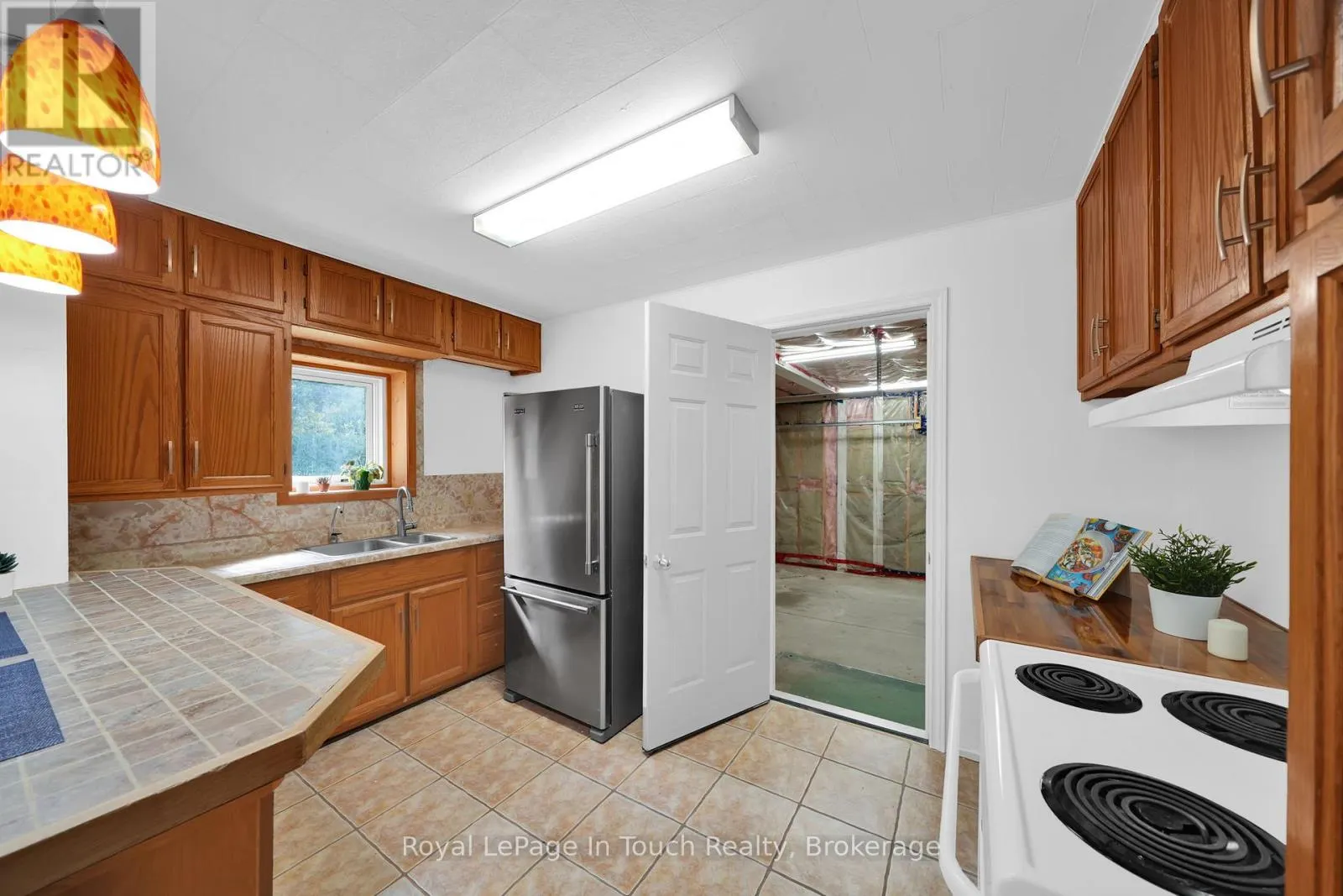 10 LEONARD AVENUE