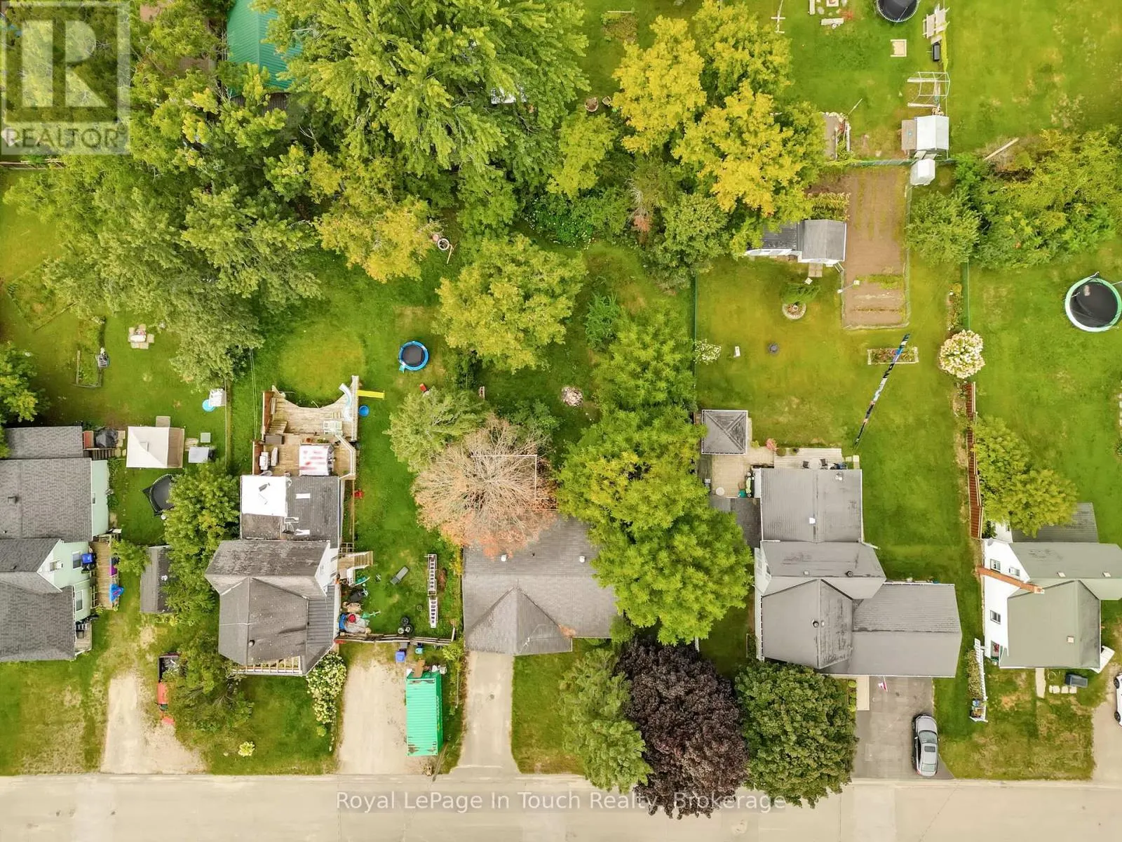 10 LEONARD AVENUE
