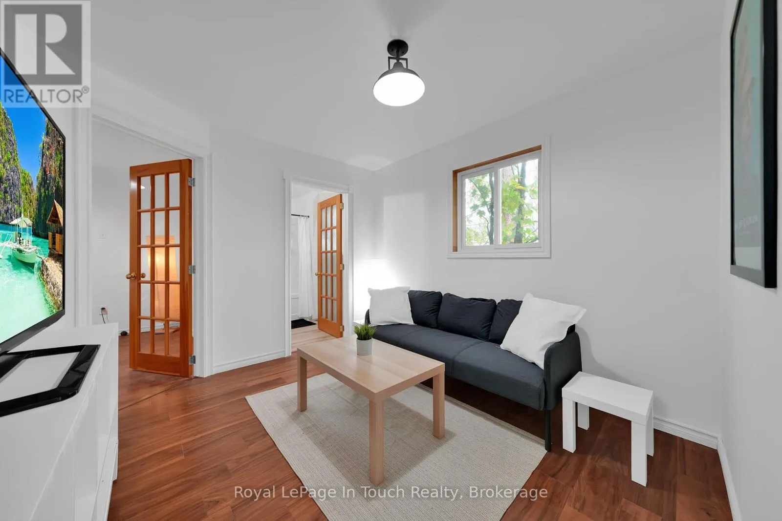 10 LEONARD AVENUE