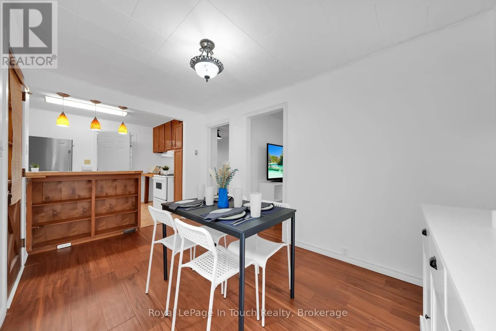 10 LEONARD AVENUE