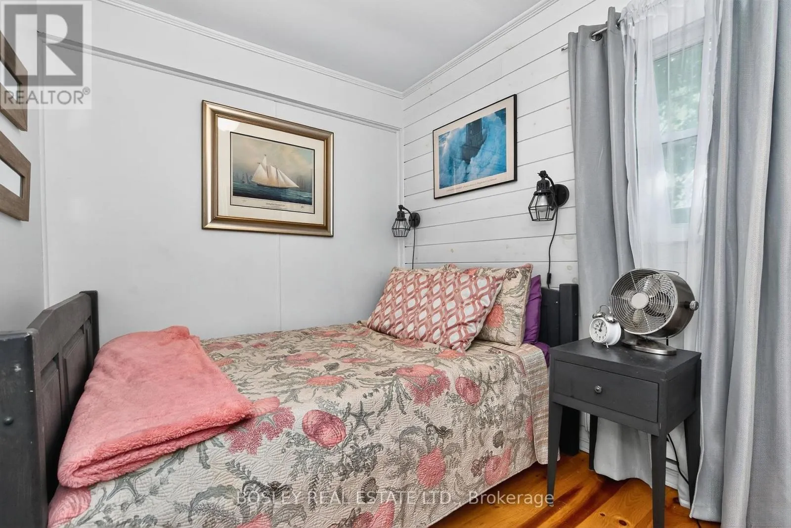 18 TINY BEACHES ROAD S