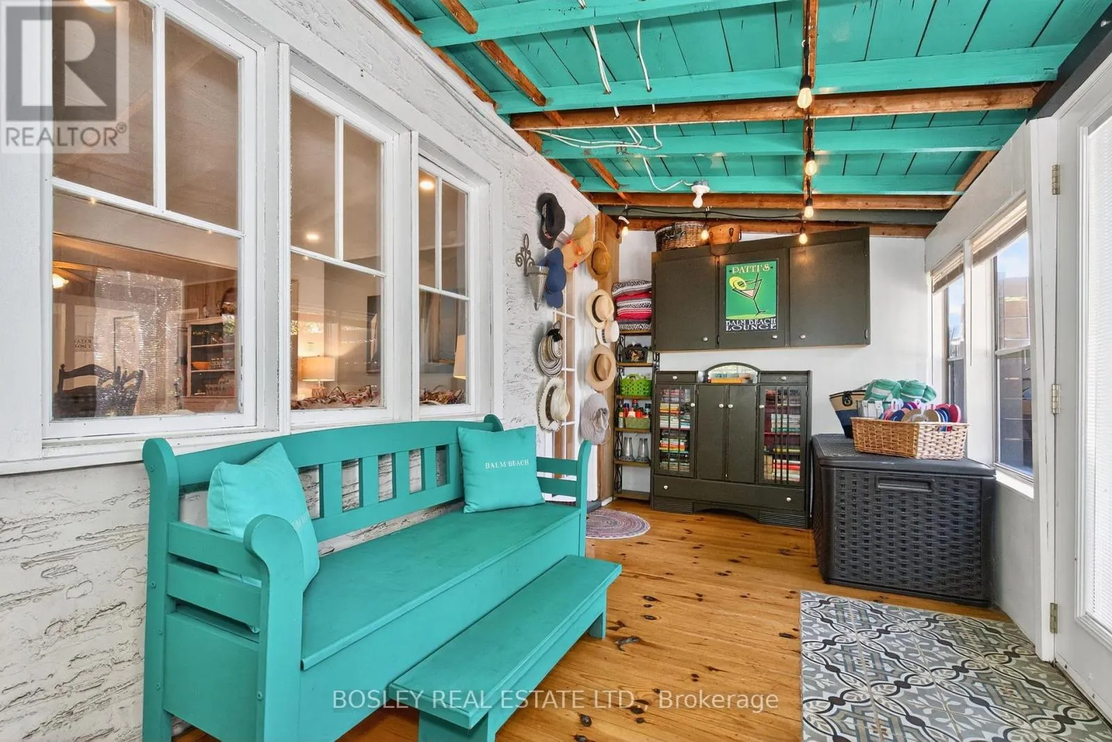 18 TINY BEACHES ROAD S